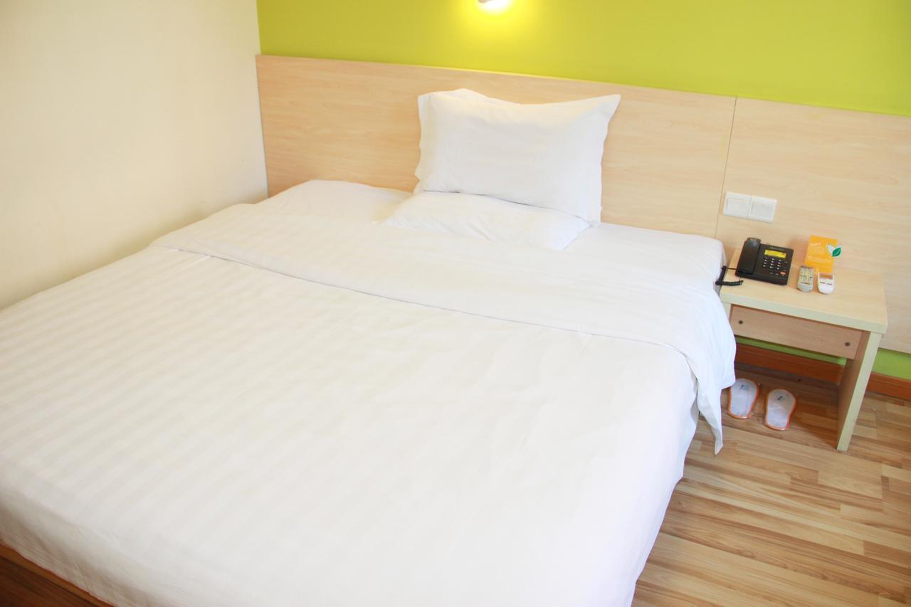 7Days Inn Huludao Xingcheng Hot Spring Street Exterior photo